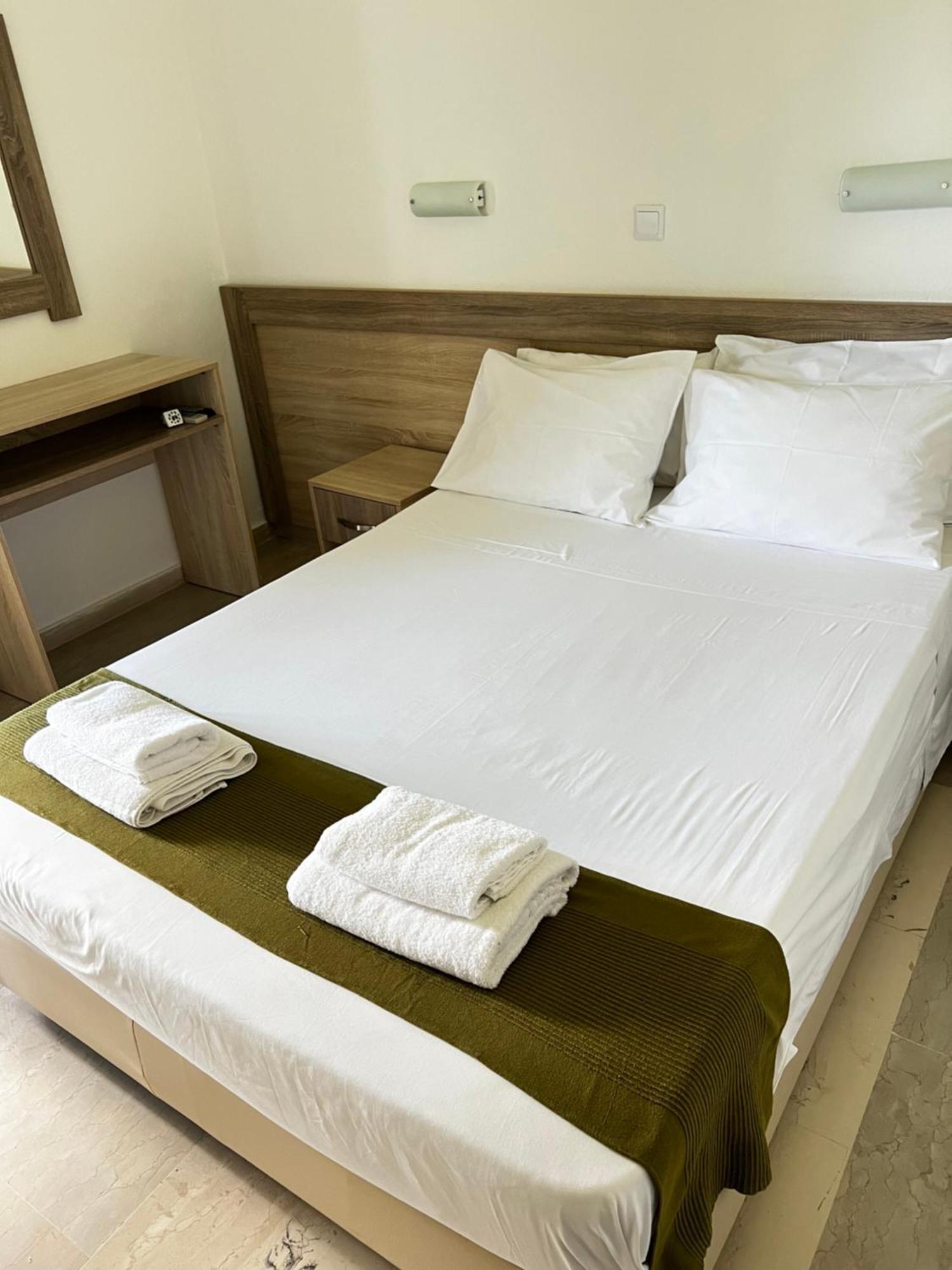 Armonia Apartments & Studios Perivolion ภายนอก รูปภาพ