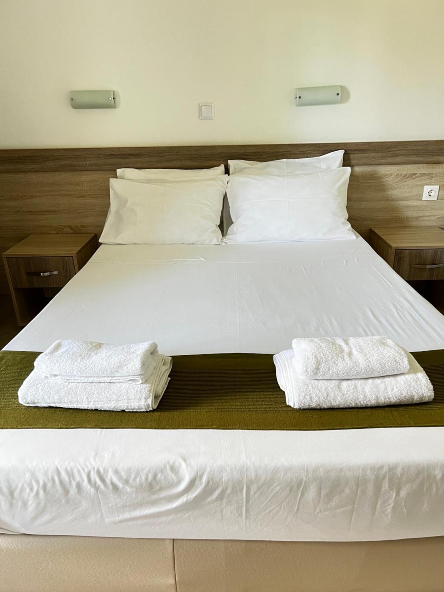 Armonia Apartments & Studios Perivolion ภายนอก รูปภาพ